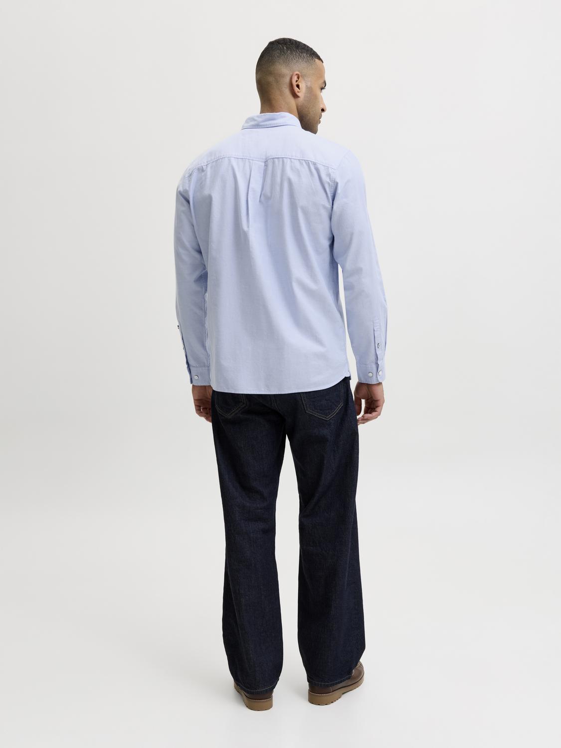 model_shot-back